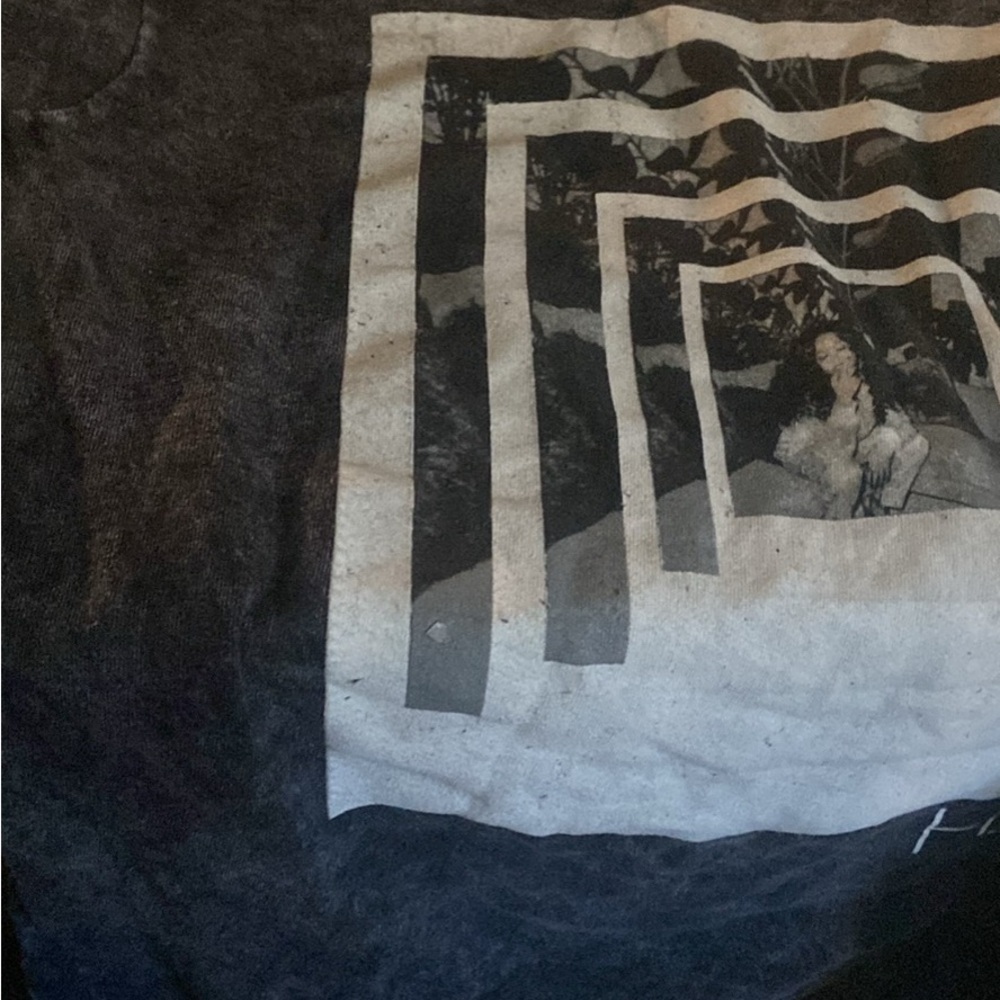 Her Universe Black and White Graphic Crop Top